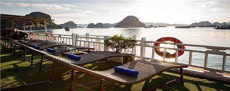 Du thuyền Cozy Bay